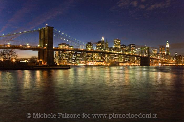 Brooklyn Bridge and Manhattan, USA.jpg